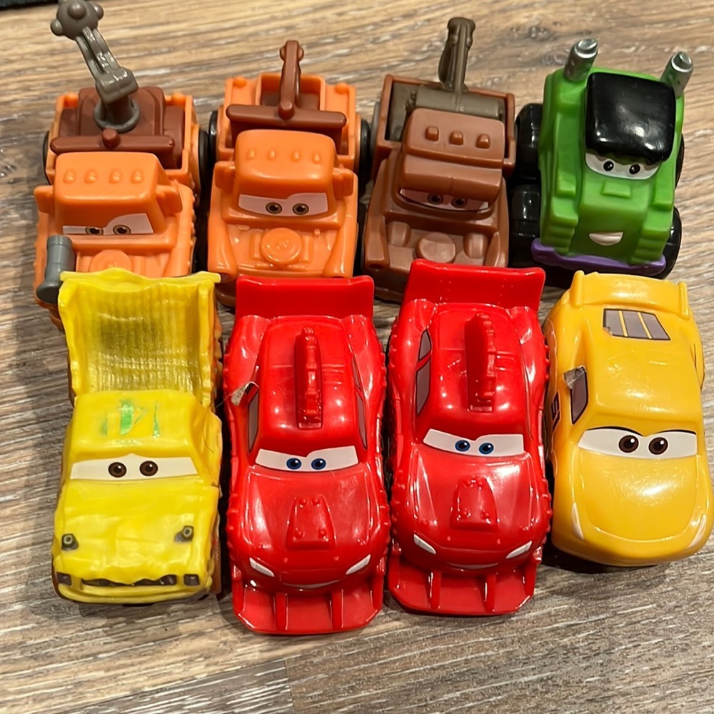DISNEY Cars - 8 mini cars